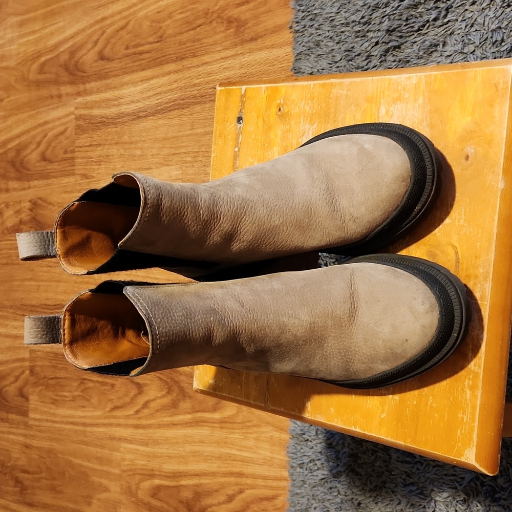 Lucky Brand boots